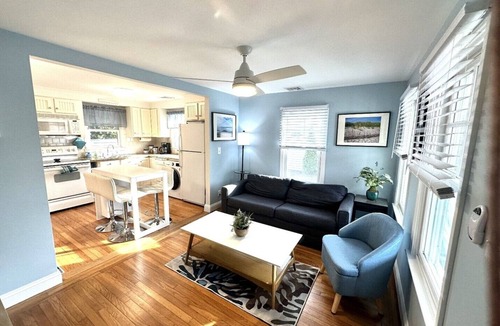 Easton's Point Cottage | Cute cottage located between First and Second Beaches.