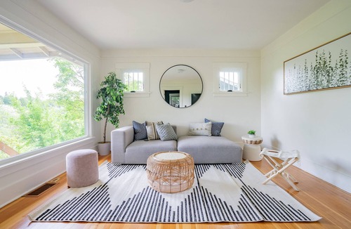 Fairmount Park Cottage | Cute Cottage Near Everything/DT