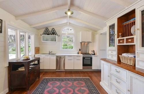 Megalong Valley Cottage | Cute Cottage with Log Burning Fire, close to Wineries