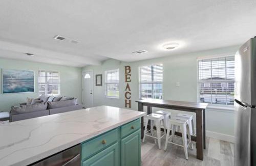 Galveston House | Cute Cottage With Game Room, Close to the Beach