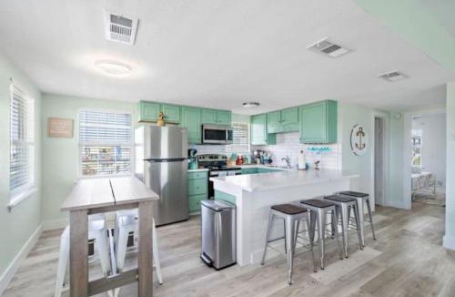 Galveston House | Cute Cottage With Game Room, Close to the Beach