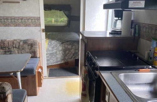 Lyons RV Rental | Cute country get away.
