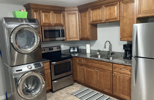 Stonehouse House | Cute Country Stay! Convenient to Williamsburg!