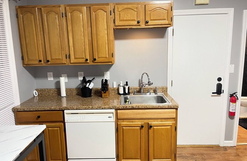 Woonsocket Apartment | Cute & Cozy 1BR Woonsocket Stay
