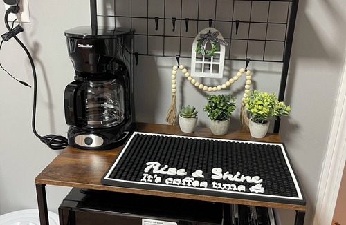 Woonsocket Apartment | Cute & Cozy 1BR Woonsocket Stay