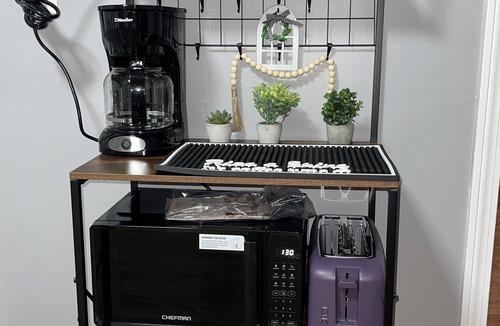 Woonsocket Apartment | Cute & Cozy 1BR Woonsocket Stay