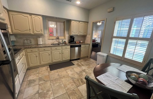 Garland House | Cute & cozy 2bd/2bth home, heated spa, close to DART station, convenient!