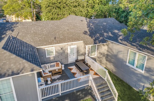 Near East Side House | Cute & Cozy 4BR home in Historic Downtown SA