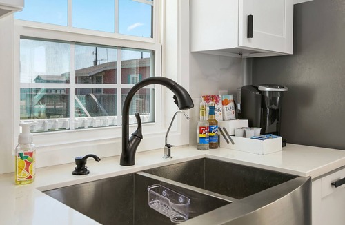 Surfside Beach Cottage | Cute, Cozy and Clean cottage by the Sea!