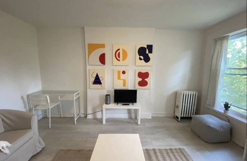 Carroll Gardens Apartment | Cute cozy artsy apt