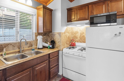 Sugarloaf Cabin | Cute Cozy Cabin - Nestled in the quiet neighborhood of Sugarloaf. Smart TV, Fireplace, BBQ