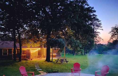 Crockett Cottage | Cute & Cozy Cabin w/ hot tub, huge firepit, foosball and quiet seclusion!