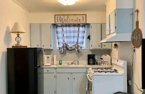 Pineville House | CUTE, COZY, COMFORTABLE, AND SUPER CONVENIENT!