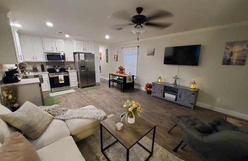 Crestview House | Cute, Cozy Crestview Cottage!