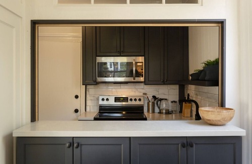 Wellington Apartment | Cute & Cozy, Downtown Wellington