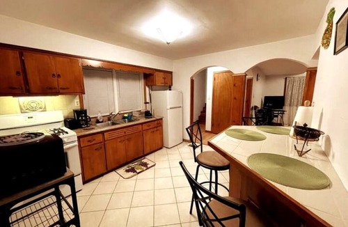 Budlong Woods Apartment | Cute, Cozy, Elegant Budlong Woods