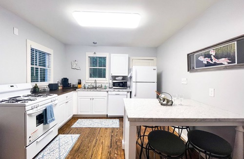 Lafayette Cottage | Cute & Cozy Modern Cottage on Bayou; Central Lafayette