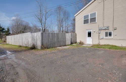 Westford Apartment | Cute & Cozy Pet Friendly 1BR w/Fenced Yard, Firepit & Gardens