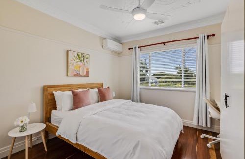 South Toowoomba House | Cute & Cuddly - Somerset Cottage