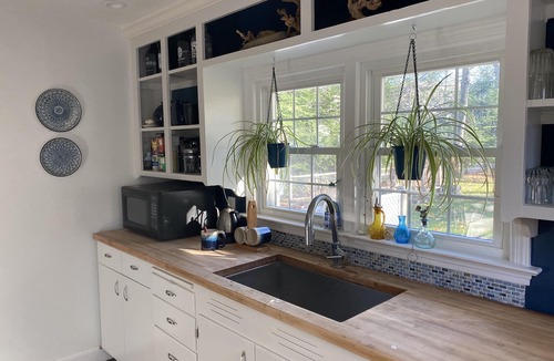 Andover Cottage | Cute downtown cottage - highly desired