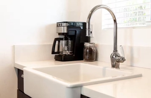 Desert Hot Springs Apartment | Cute Full Kitchen Studio