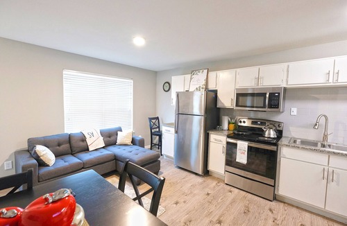 Spring Branch West Apartment | Cute Getaway - W. Houston, Galleria, Spring Branch ❤️