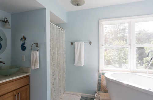 Fletcher Cottage | Cute Heart Cottage
