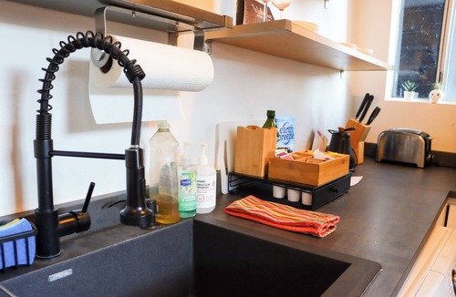 Los Angeles Apartment | Cute Hilltop Hideaway Studio in LA