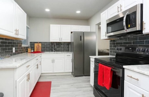 Northwest Los Angeles Heights House | Cute Home close to Downtown, The Quarry and more!