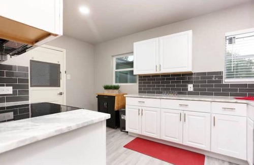 Northwest Los Angeles Heights House | Cute Home close to Downtown, The Quarry and more!