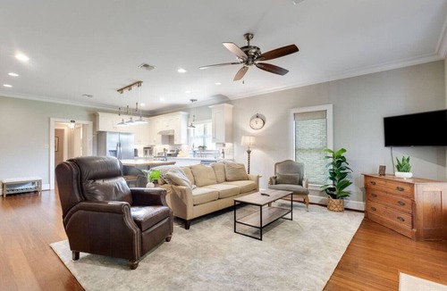 St. Martinville House | Cute house on the prairie