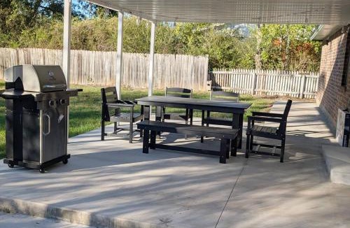 College Hills Estates House | Cute house walking distance to campus