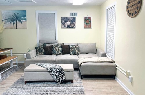 Lander House | Cute Lil House