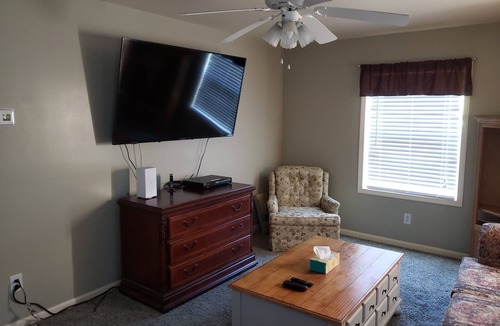 Alexandria Bay House | Cute little 3 bedroom house close to Downtown Alex Bay
