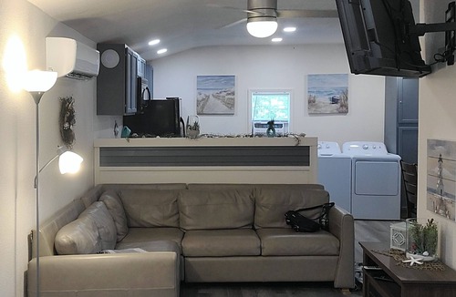 Cookson Cabin | Cute little costal cabin. One mile from Lake Tenkiller. Private Spa/Hot Tub
