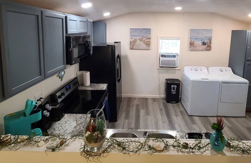 Cookson Cabin | Cute little costal cabin. One mile from Lake Tenkiller. Private Spa/Hot Tub