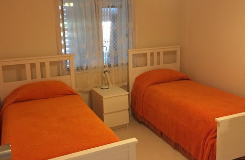 Tin Can Bay House | Cute Little House with air conditioning