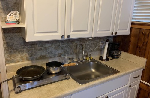 Timber Pond III Apartment | Cute, Quiet And Meticulously Kept. This Private Studio Is Close To Everything.n