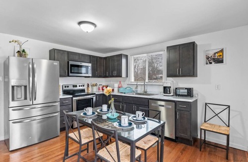 Imperial House | Cute ranch house -quiet & safe -3 BR 1 Bath