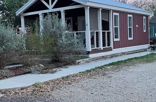 San Marcos Cottage | Cute Red 1-bedroom cottage in San Marcos. Dog friendly. Room Service