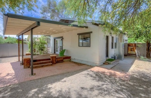 Feldman's House | Cute remodeled bungalow very close to University and downtown