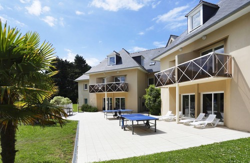Saint-Briac-sur-Mer Condo | Cute Seaside Apartment | Walk to the Beach!