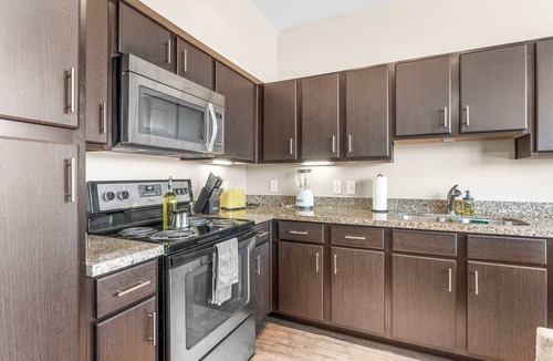 South Congress Apartment | Cute SoCo 1BR King Suite w/GymPickleballLaundry