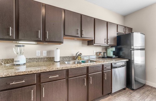 South Congress Apartment | Cute SoCo 1BR King Suite w/GymPickleballLaundry