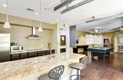 South Congress Apartment | Cute SoCo 1BR King Suite w/GymPickleballLaundry
