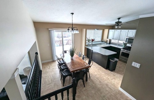 Layton House | Cute Spacious Home 3 BR