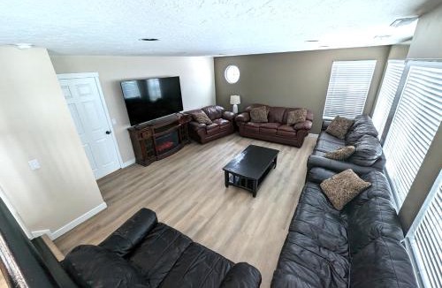 Layton House | Cute Spacious Home