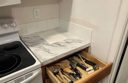 Hazelwood Apartment | Cute Studio Apartment SE Portland