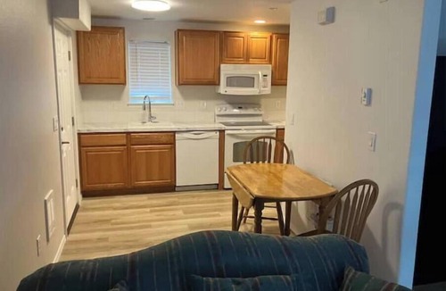 Hazelwood Apartment | Cute Studio Apartment SE Portland
