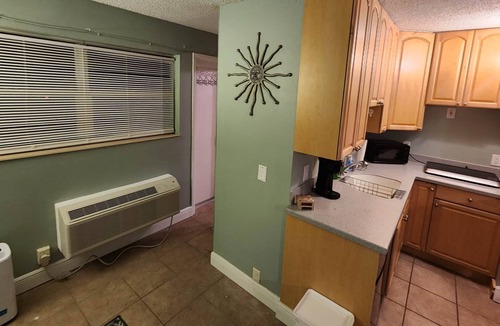 Bostwick Park Condo | Cute studio on beach